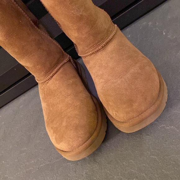 Classic Chestnut Tall UGGs. - Picture 6 of 10
